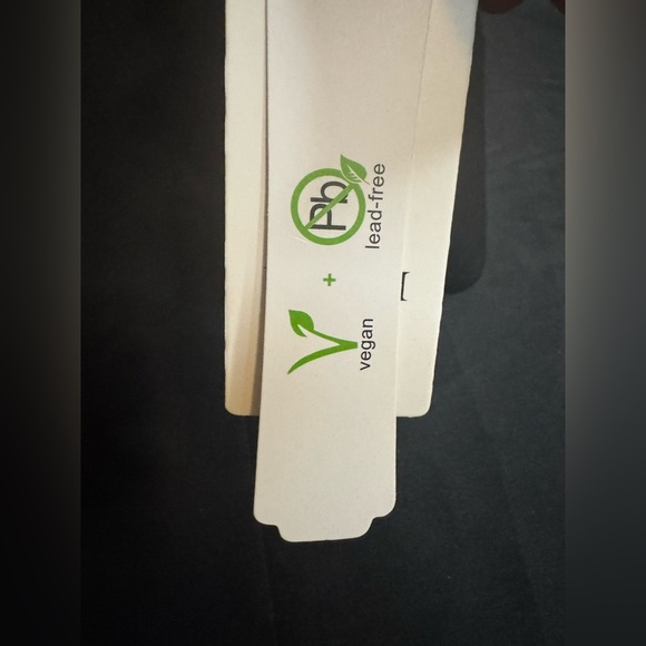 Elegant Black Leather Handbag - Picture 10 of 10